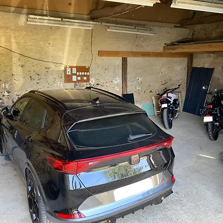 Aux Premieres Loges - De Charme Proche Du Circuit Дом отдыха *