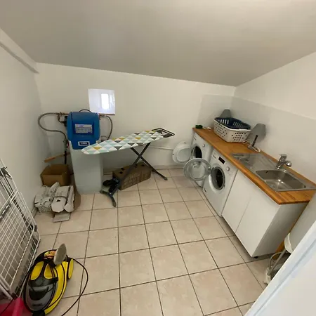 Дом отдыха Aux Premieres Loges - De Charme Proche Du Circuit *