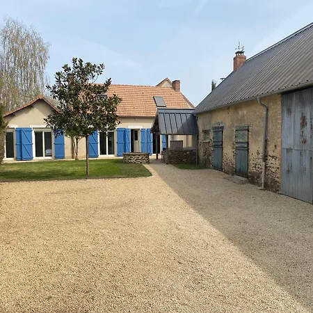 Дом отдыха Aux Premieres Loges - De Charme Proche Du Circuit Арнаж